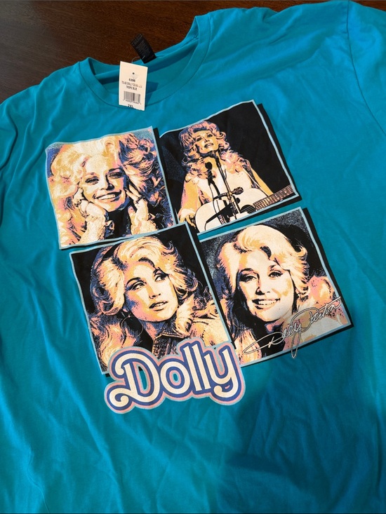 Gildan Other - Gildan Teal Dolly Multi-Image Graphic Short Sleeve Tee